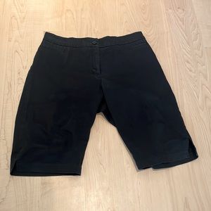 Claudia ev black walking short